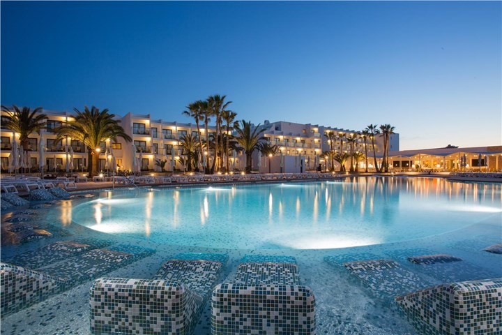 Grand Palladium White Island Resort & Spa, Playa d'en Bossa, Ibiza ...