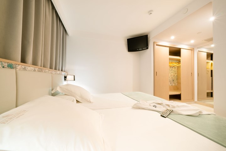 Suite Hotel Fariones Playa, Puerto del Carmen, Lanzarote ...