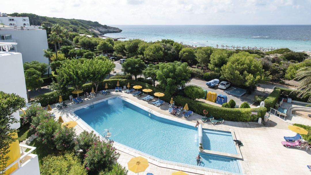 Hamilton Court Apartments