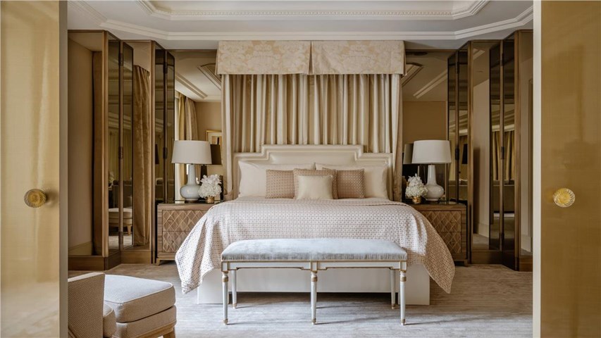 Hotel room Duplex Suite , Four Seasons Hotel George V Paris, Paris