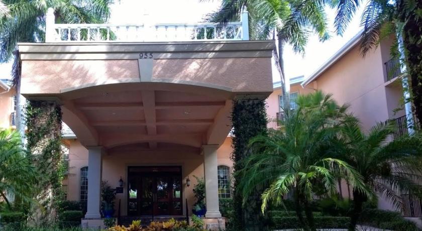 Trianon Old Naples Naples Florida Usa Travel Republic