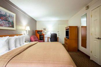 Quality Inn And Suites Airpot Clt Hotel Charlotte North Carolina
