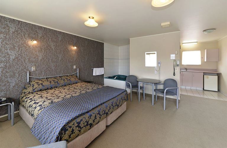 Geneva Motor Lodge Hotel, Lake Rotorua, Rotorua, New Zealand, 1