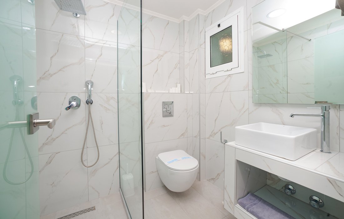 atlantis hotel laganas