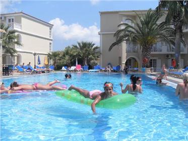 vivian hotel laganas