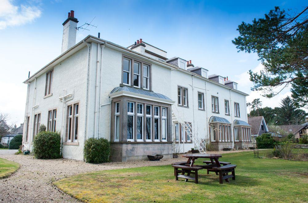 Invernairne Guest House
