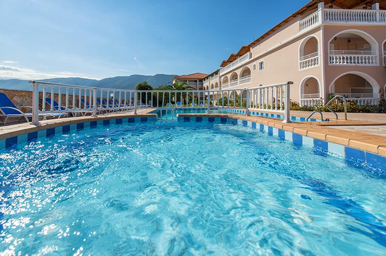 hotel plessas palace alykanas zante