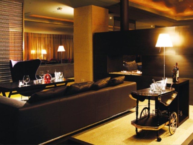 Ritz Carlton Seoul Hotel, Gangnam, South Korea | Emirates Holidays