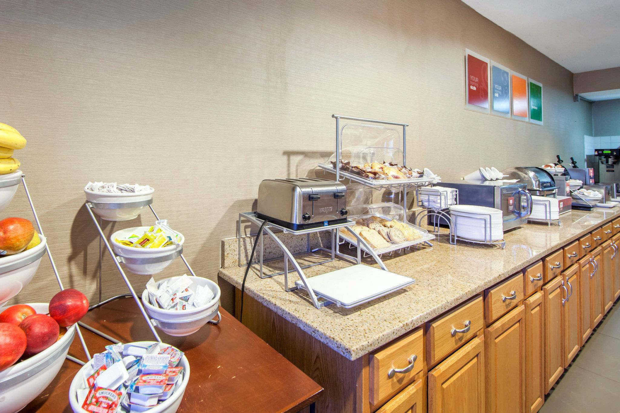 Comfort Suites Hotel