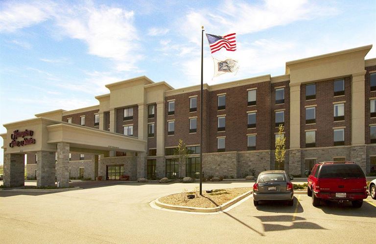 Hampton Inn and Suites Grafton, West Bend, Wisconsin, USA, 1