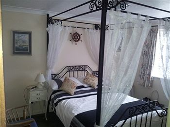 Seapoint Bed and Breakfast, Christchurch, Dorset, United Kingdom, 11