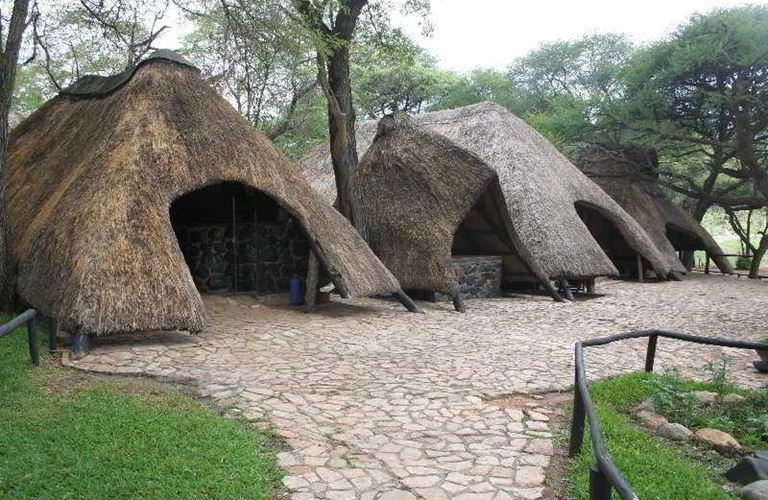 Sikumi Tree Lodge, Hwange National Park, Hwange National Park, Zimbabwe, 1