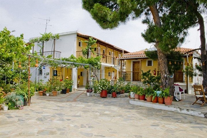 Villa Kavourakia Kolios Skiathos Greece Travel Republic - 