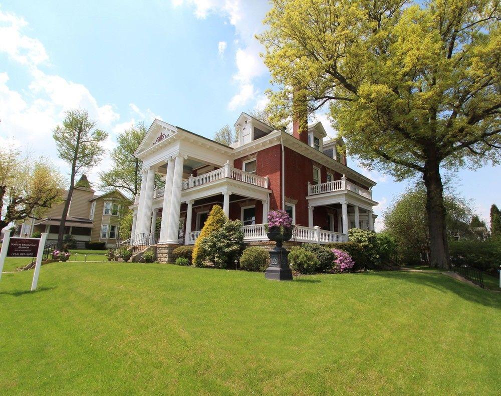 South Broadway Manor Bed And Breakfast
