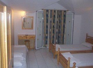 avra studios zakynthos
