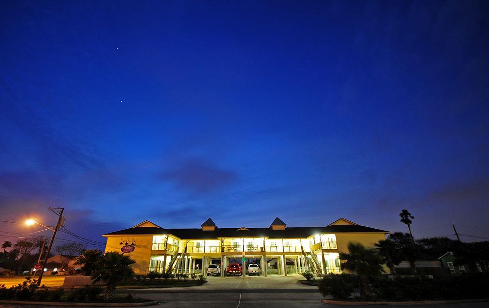 Bluff's Landing Marina And Lodge