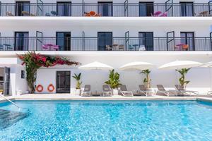 Acerca de The Purple Hotel By Ibiza Feeling - Caters To Gays - Adults Only