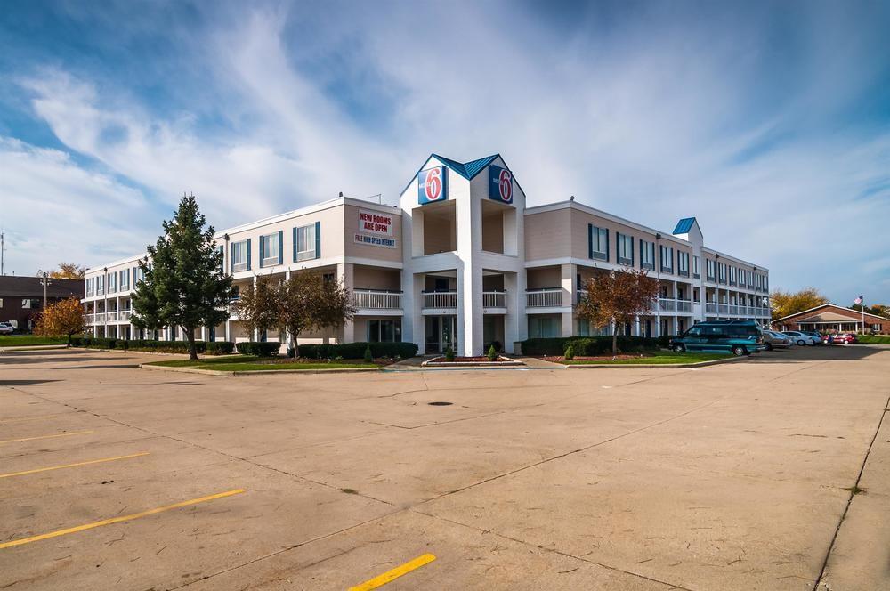Motel 6 BloomingtonNormal, Il