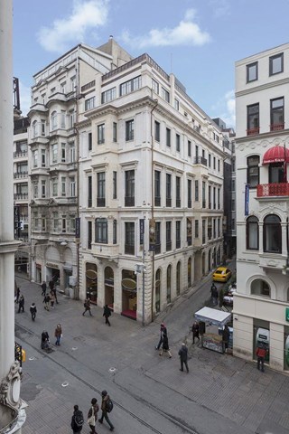 Public hotel. Beyoglu Арбат. Здания на улице Истикляль Таксим. Ft1373 Taksim.