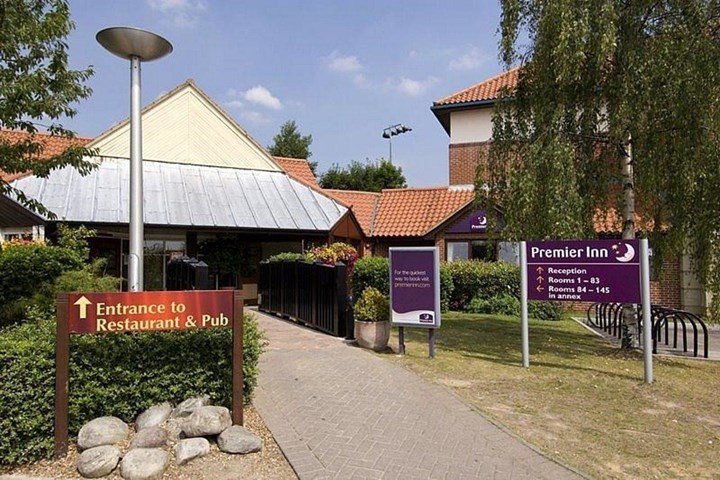 premier travel inn oxfordshire