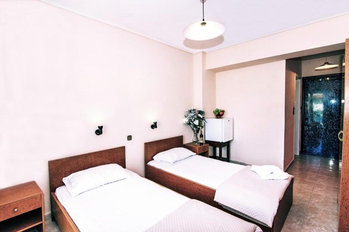 Must hotel laganas online